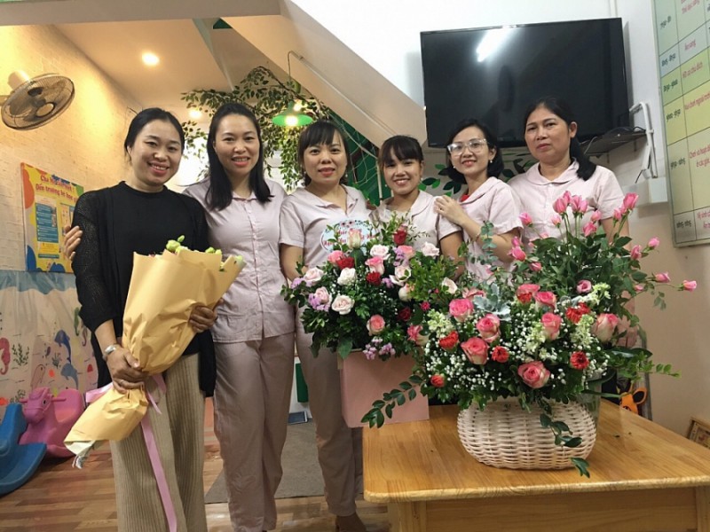 Chủ nhóm lớp mầm non Ngôi sao xanh dành tình yêu tuyệt đối cho những “ngôi sao nhỏ” chu nhom lop mam non ngoi sao xanh danh tinh yeu tuyet doi cho nhung ngoi sao nho