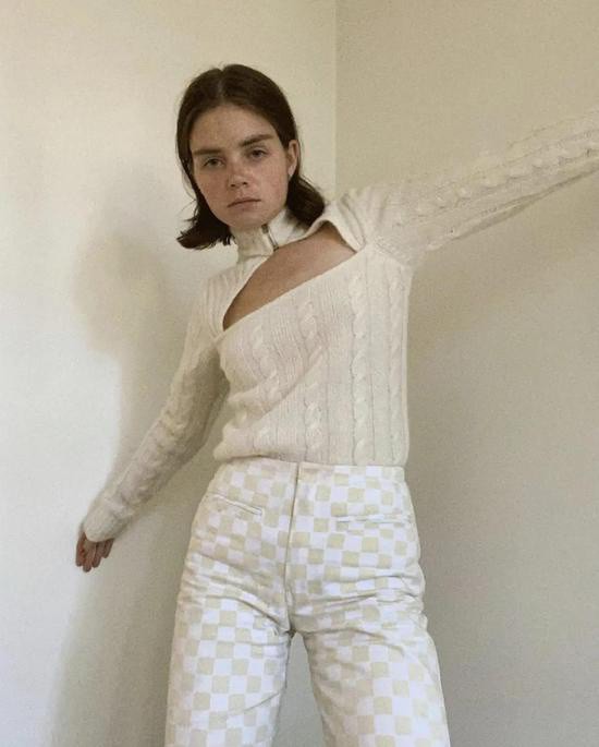 jennie lăng xê áo khoét cổ ảnh 8 jennie lang xe ao khoet co anh 8