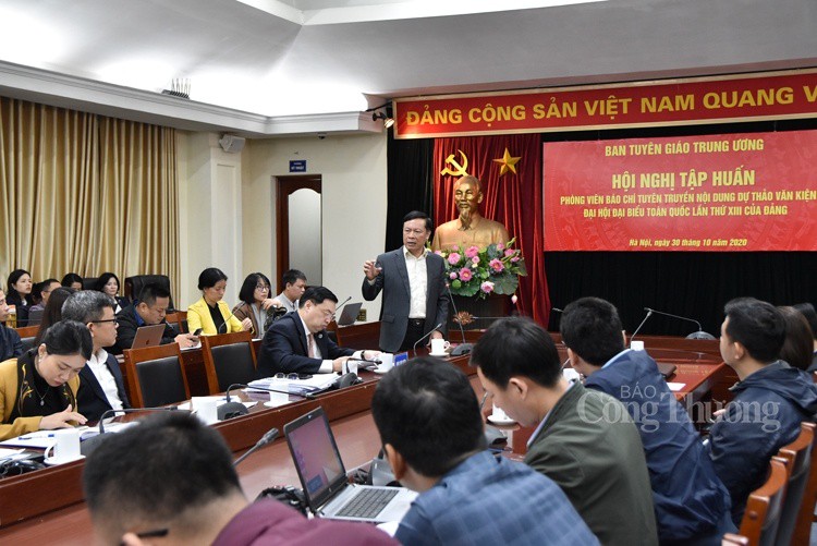 Tuyên truyền dự thảo Văn kiện Đại hội XIII của Đảng cần bài bản, khoa học Tuyên truyền dự thảo Văn kiện Đại hội XIII của Đảng cần bài bản, khoa học