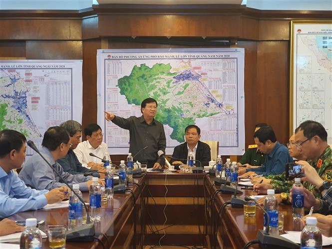 Phó Thủ tướng Chính phủ Trịnh Đình Dũng yêu cầu di chuyển các tàu đang ở vùng nguy hiểm vào nơi an toàn pho thu tuong chinh phu trinh dinh dung yeu cau di chuyen cac tau dang o vung nguy hiem vao noi an toan