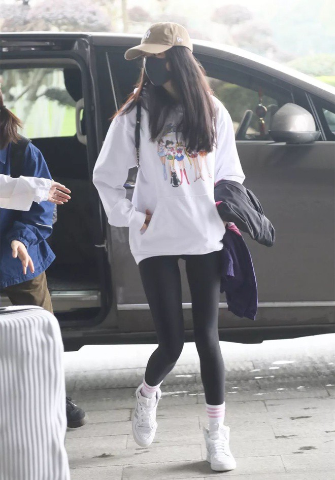 sao mac do the thao xau anh 5