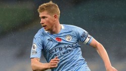 Premier League: Man City-Liverpool chia điểm, Leicester lên ngôi đầu